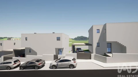 Moradia T4 para Venda em Arrabal