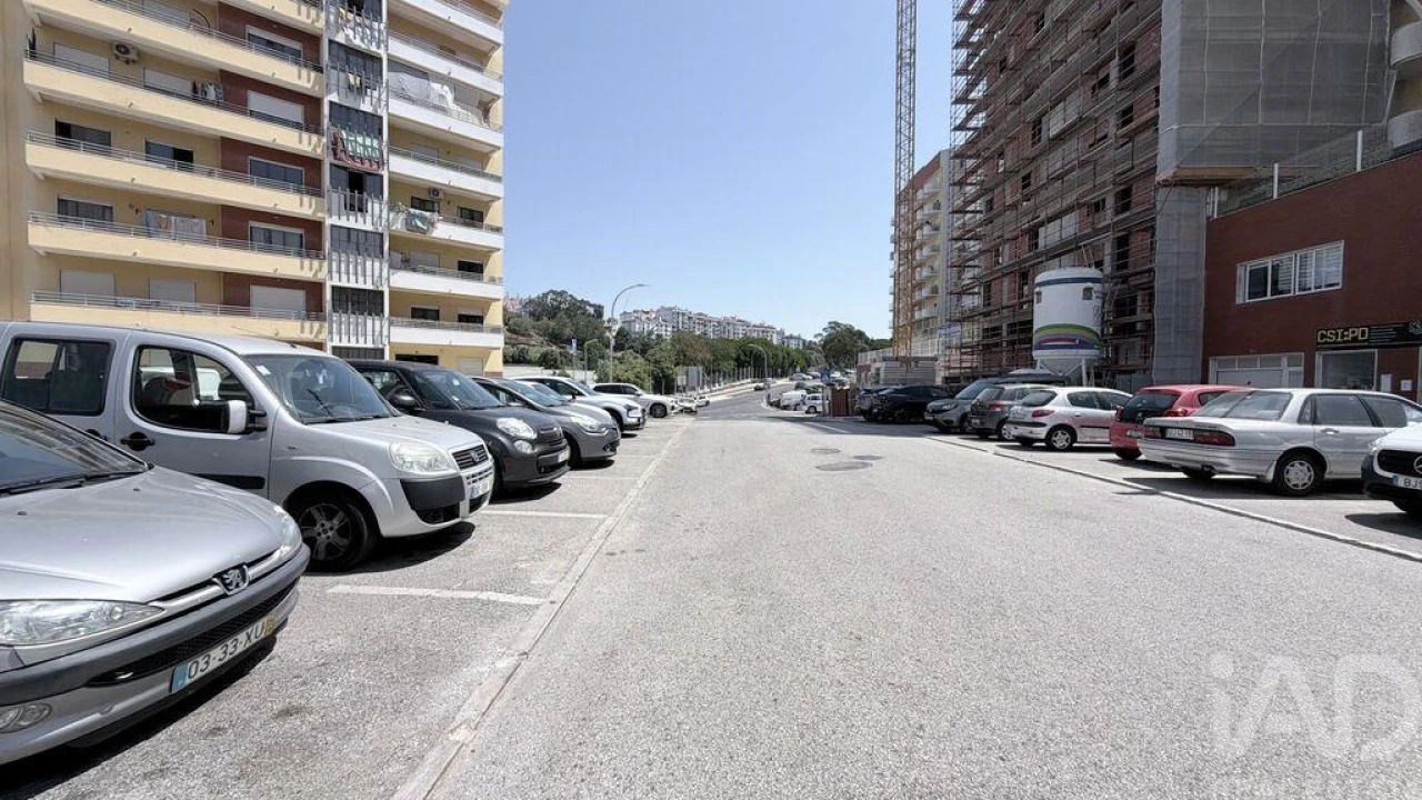 Apartamento T2 para Venda em Rio de Mouro Foto 33