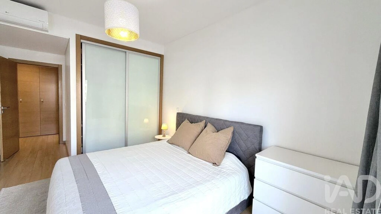 Apartamento T2 para Venda em Rio de Mouro Foto 20