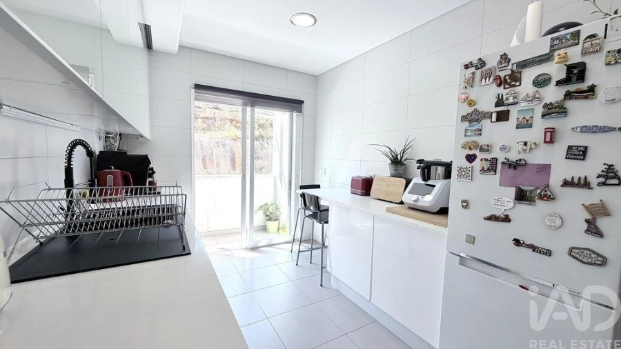 Apartamento T2 para Venda em Rio de Mouro Foto 11