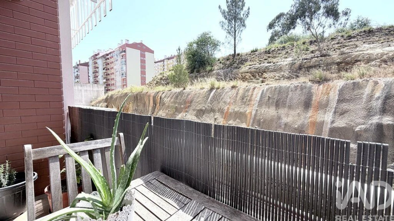 Apartamento T2 para Venda em Rio de Mouro Foto 8