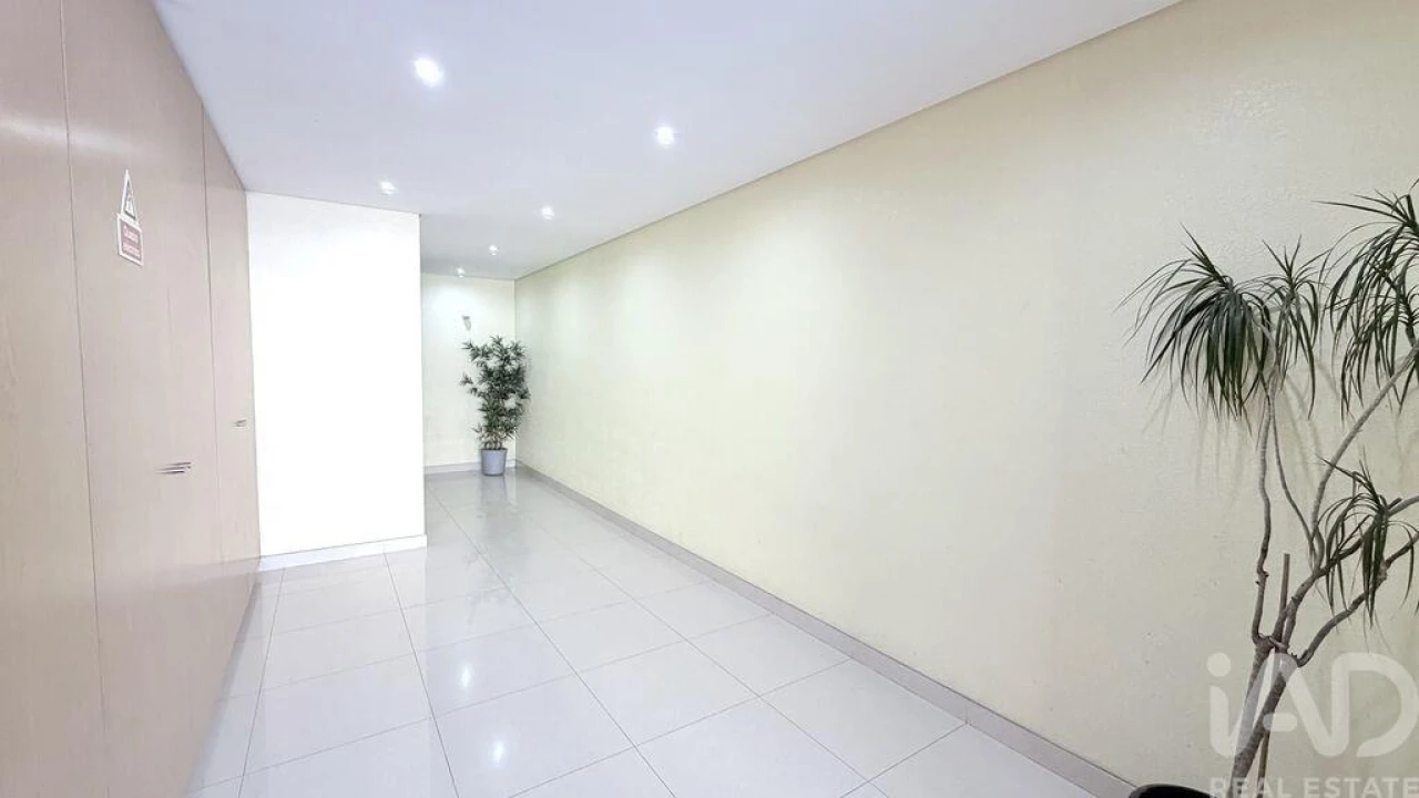 Apartamento T2 para Venda em Rio de Mouro Foto 29
