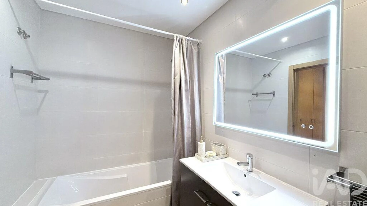 Apartamento T2 para Venda em Rio de Mouro Foto 18