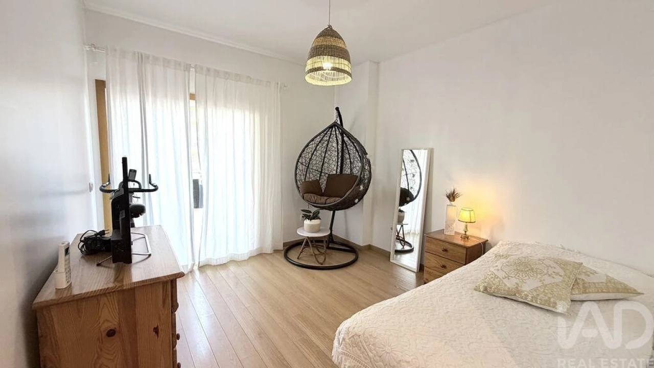 Apartamento T2 para Venda em Rio de Mouro Foto 24