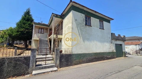 Moradia T4 para Venda em Lousado