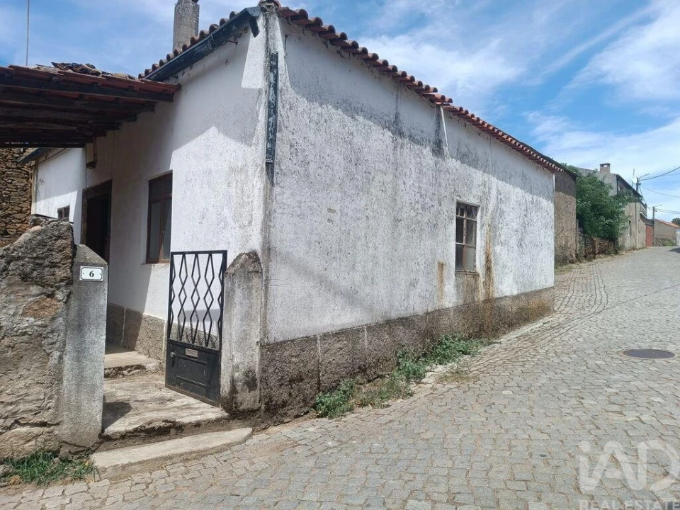 Moradia T2 para Venda em Brunhozinho, Castanheira e Sanhoane Foto 1