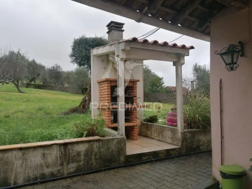 Moradia T3 para Venda em Pussos São Pedro