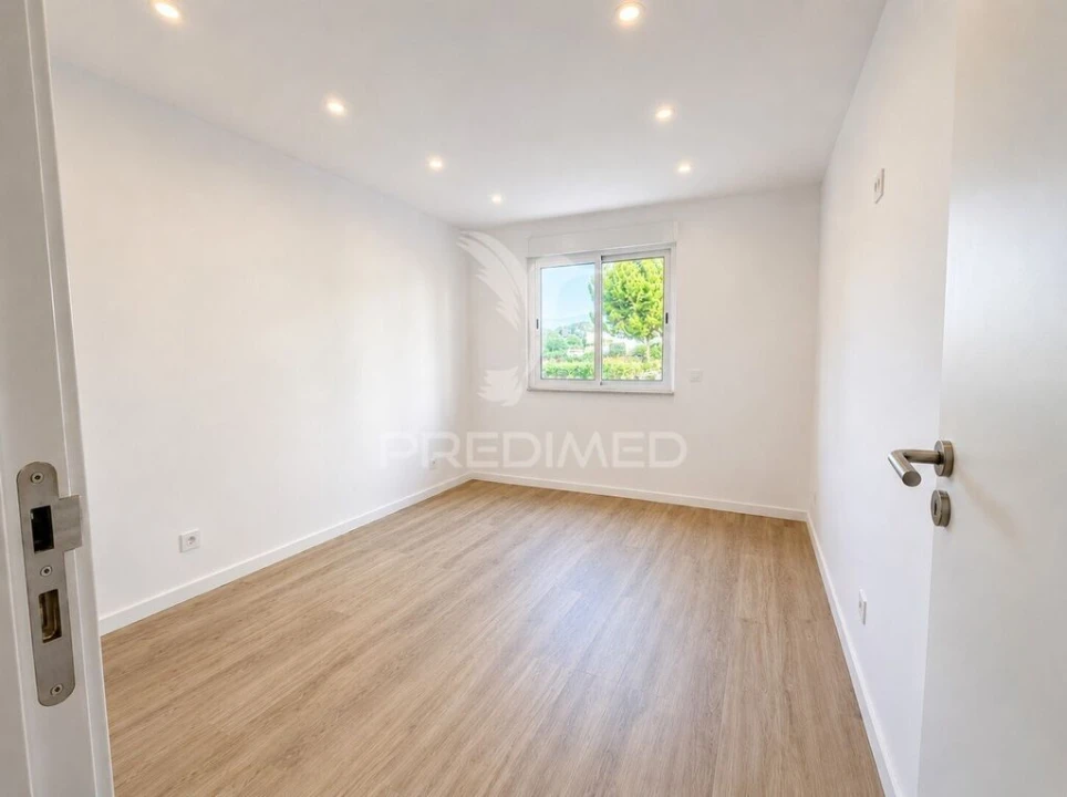Apartamento T2 para Venda em Odivelas Foto 4
