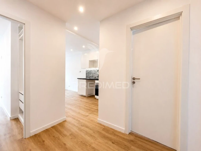Apartamento T2 para Venda em Odivelas Foto 2