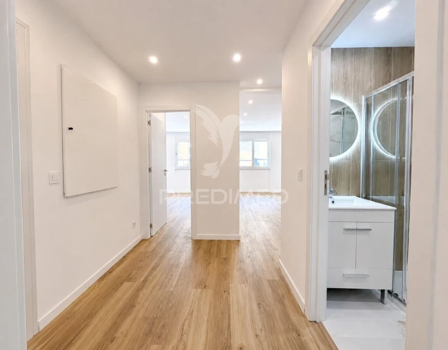 Apartamento T2 para Venda em Odivelas Foto 6
