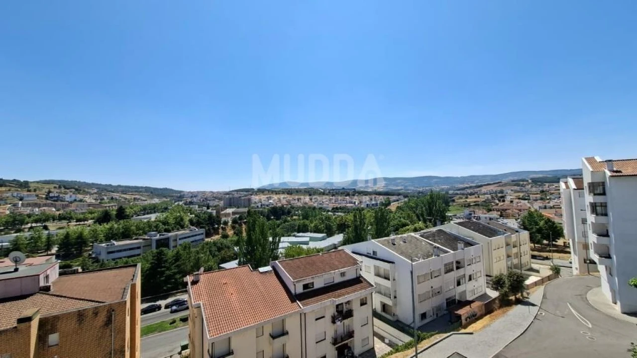 Apartamento T3 para Venda em Sé, Santa Maria e Meixedo Foto 9