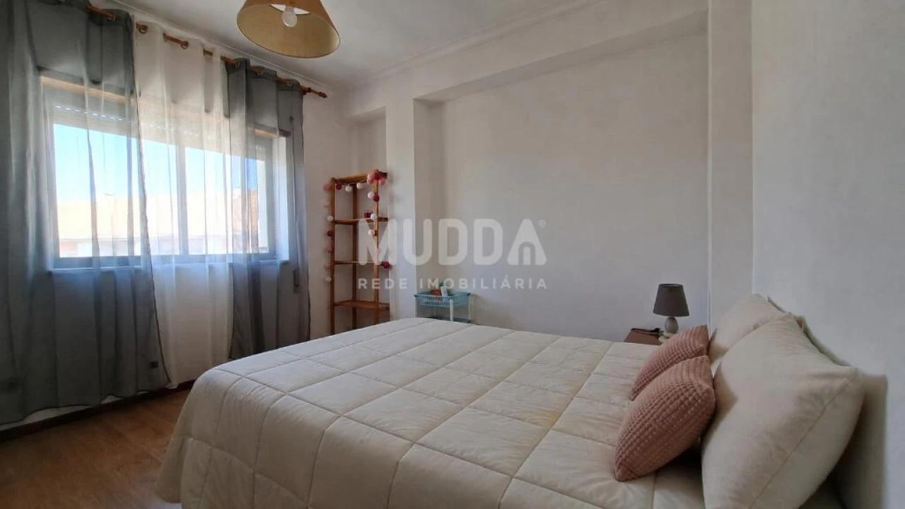 Apartamento T3 para Venda em Sé, Santa Maria e Meixedo Foto 1