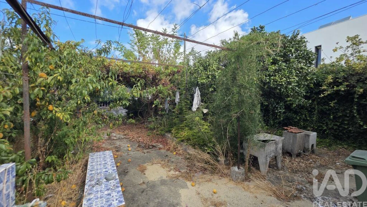 Terreno para Venda em Charneca de Caparica e Sobreda Foto 9