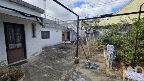 Terreno para Venda em Charneca de Caparica e Sobreda