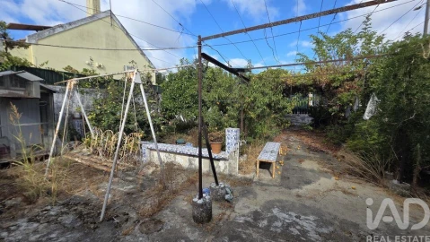Terreno para Venda em Charneca de Caparica e Sobreda