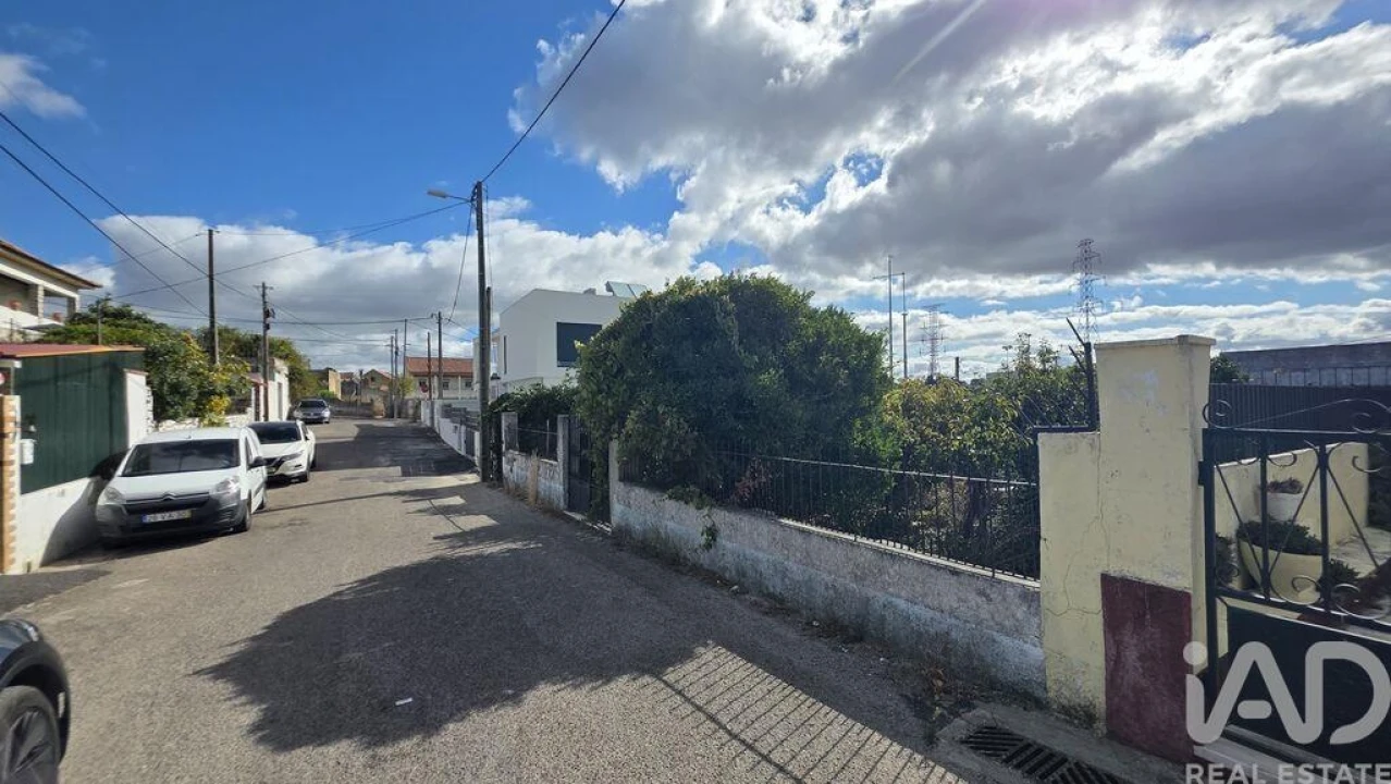 Terreno para Venda em Charneca de Caparica e Sobreda Foto 3