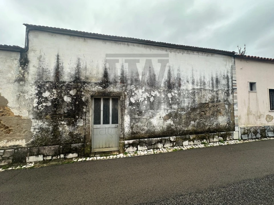 Prédio para Venda em Lousa Foto 2