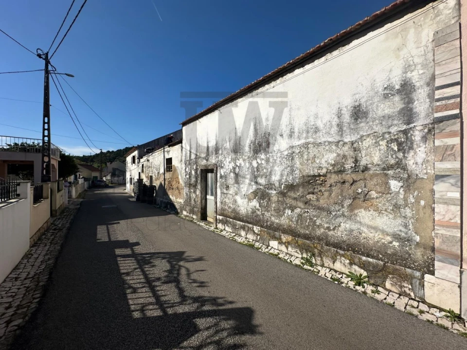 Prédio para Venda em Lousa Foto 5
