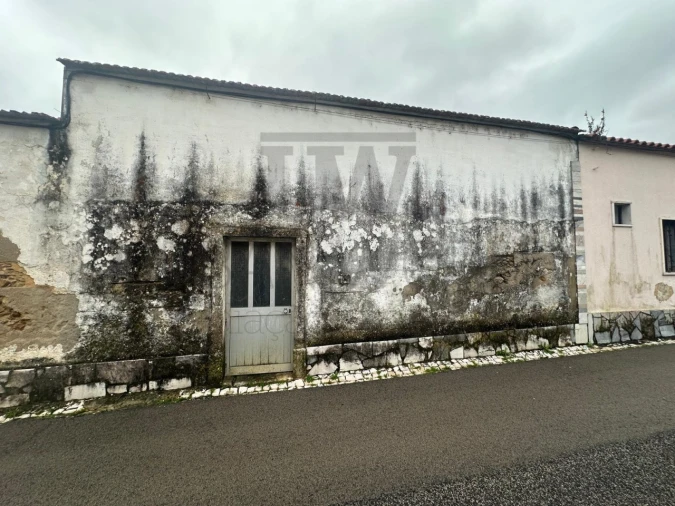 Prédio para Venda em Lousa Foto 2