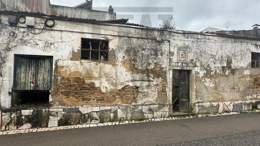 Prédio para Venda em Lousa