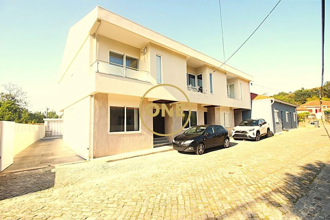 Moradia T3 para Arrendamento em Nogueira e Silva Escura Foto 1