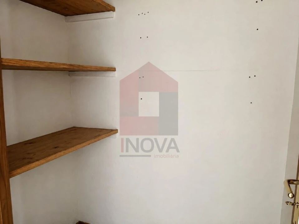 Apartamento T1 para Venda em Nogueira, Fraião e Lamaçães Foto 2
