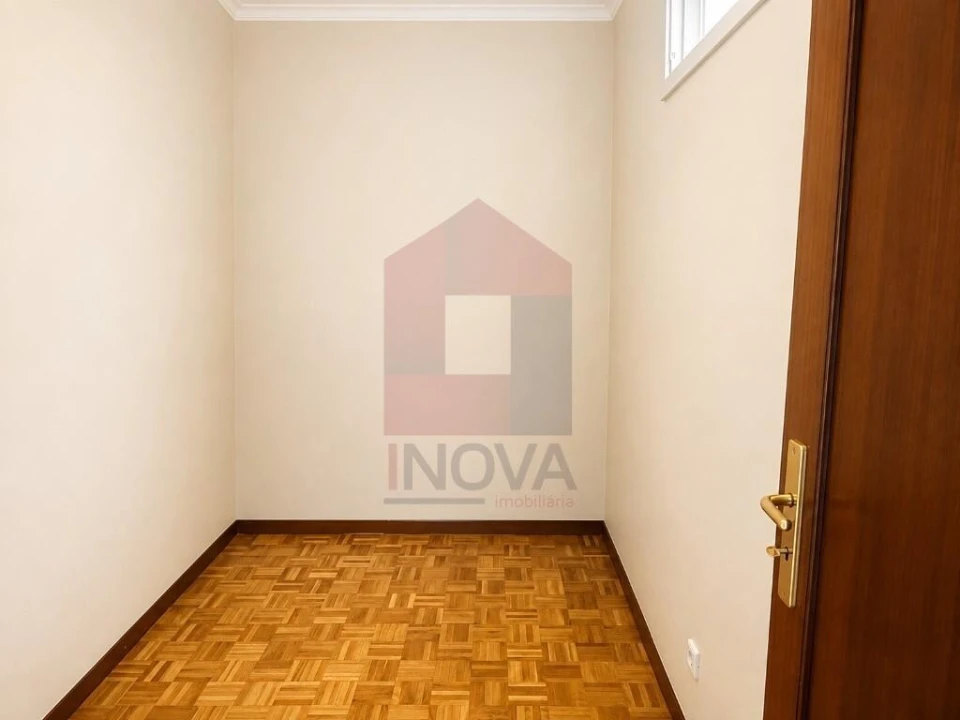 Apartamento T1 para Venda em Nogueira, Fraião e Lamaçães Foto 11