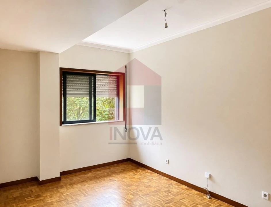 Apartamento T1 para Venda em Nogueira, Fraião e Lamaçães Foto 8