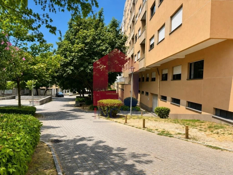 Apartamento T1 para Venda em Nogueira, Fraião e Lamaçães Foto 22
