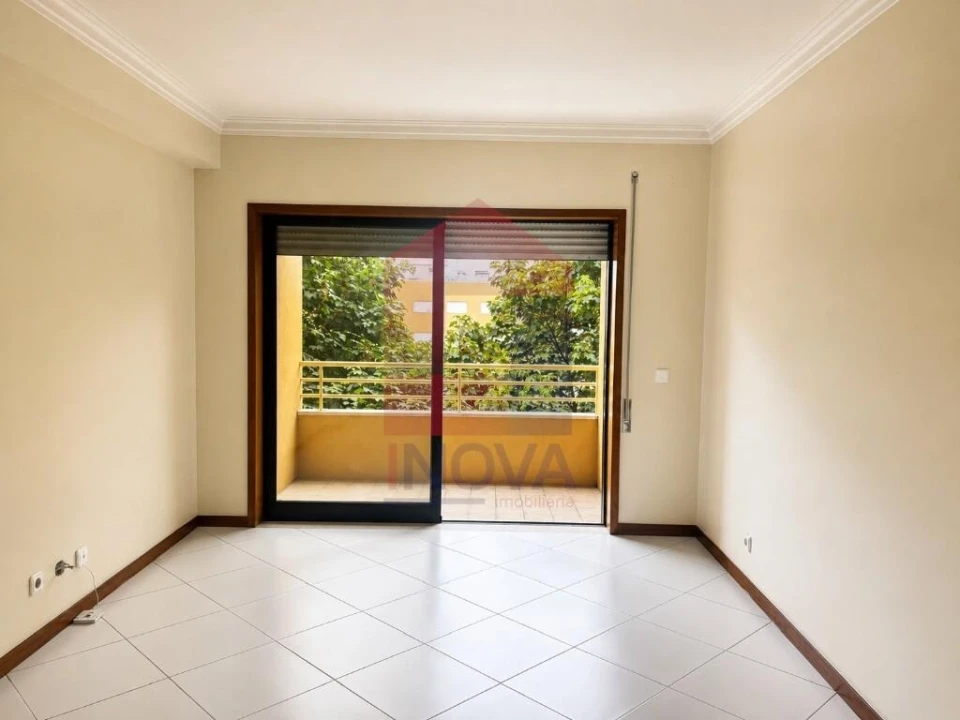 Apartamento T1 para Venda em Nogueira, Fraião e Lamaçães Foto 4