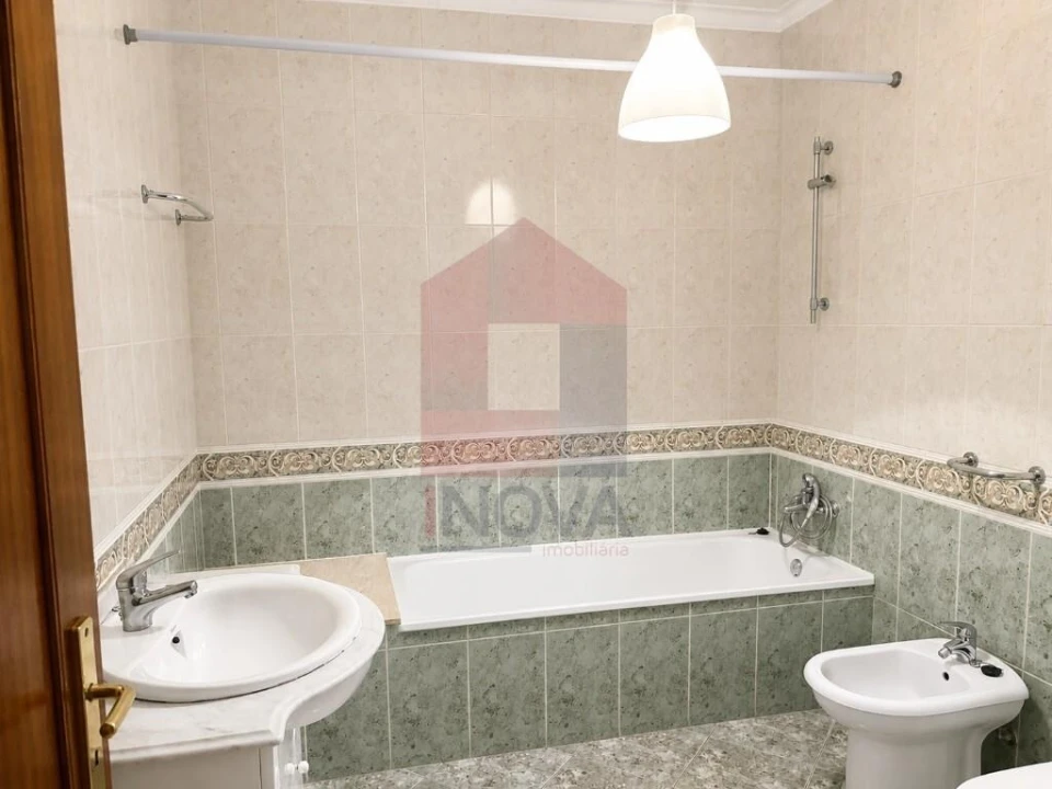 Apartamento T1 para Venda em Nogueira, Fraião e Lamaçães Foto 7