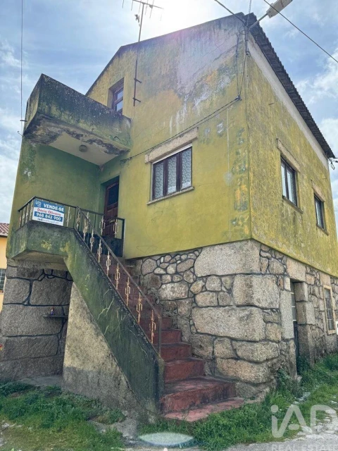 Moradia T3 para Venda em Vale de Azares