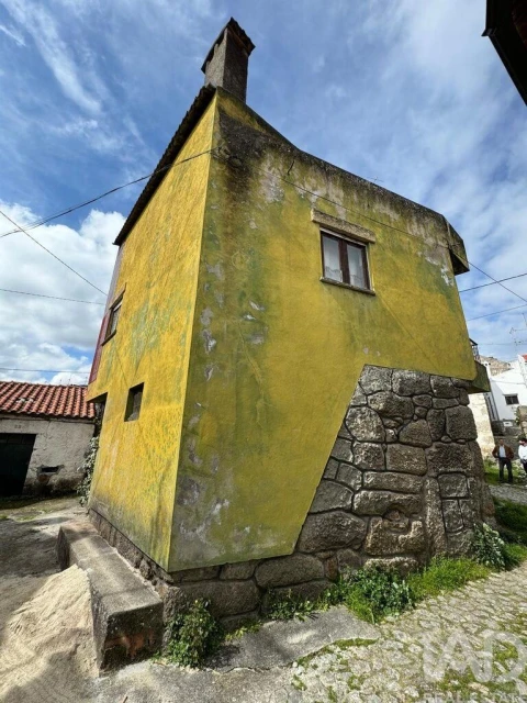 Moradia T3 para Venda em Vale de Azares
