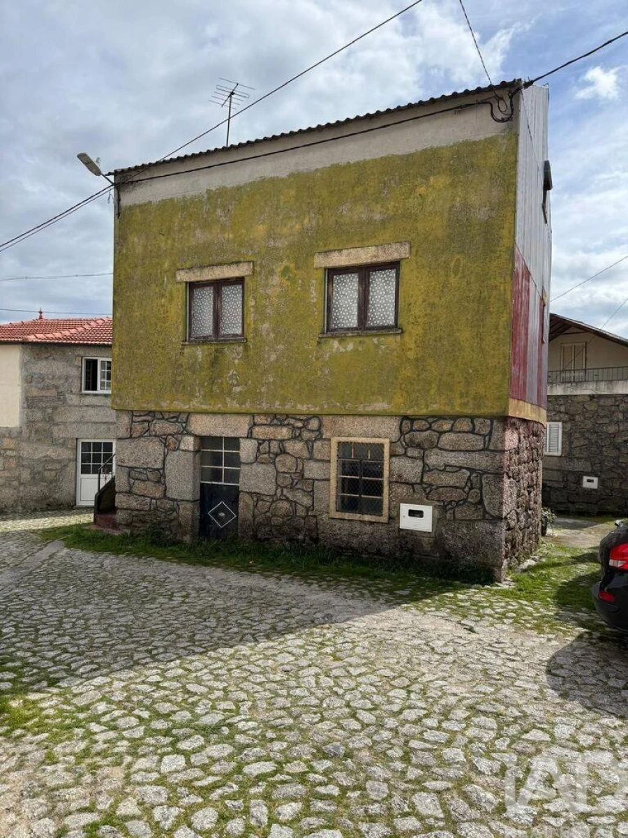 Moradia T3 para Venda em Vale de Azares Foto 3
