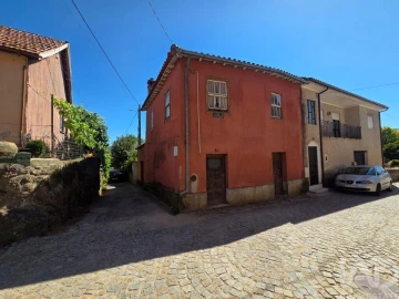 Moradia T2 para Venda em Ovoa e Vimieiro