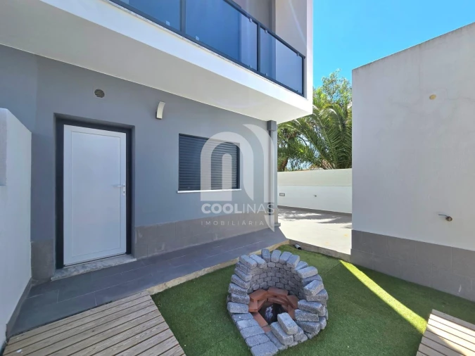 Moradia T3 para Venda em Quinta do Conde Foto 7
