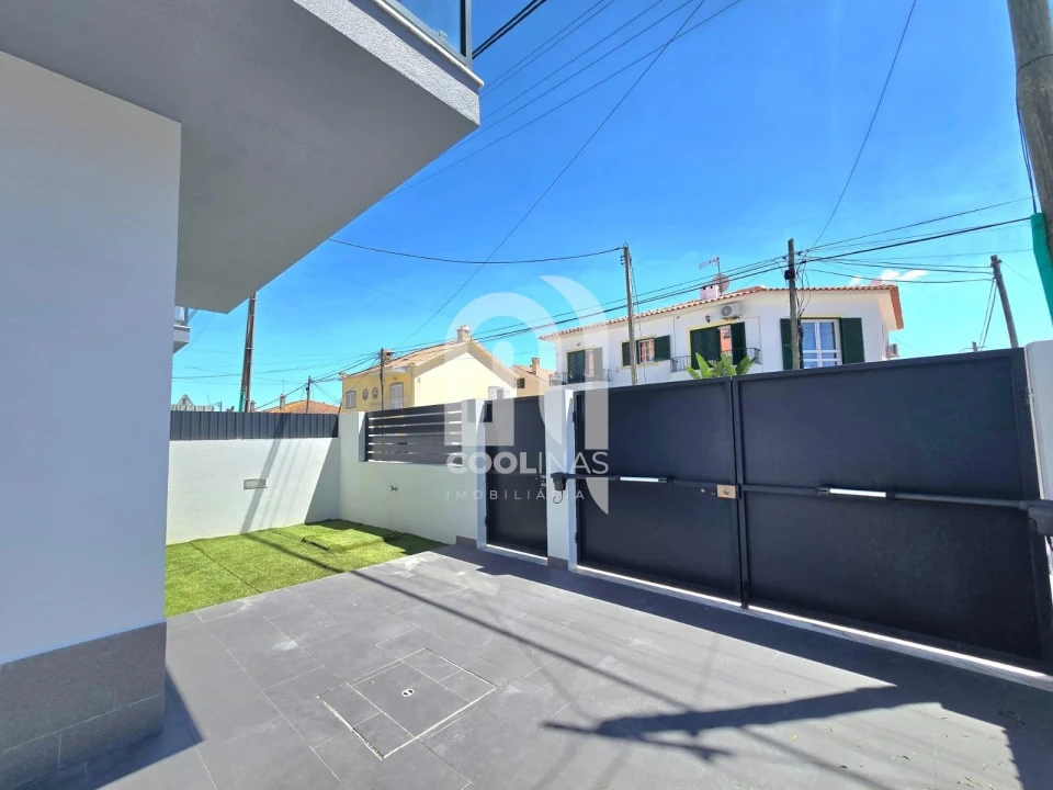 Moradia T3 para Venda em Quinta do Conde Foto 3