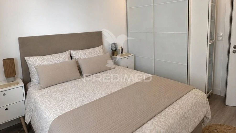 Apartamento T2 para Venda em Charneca de Caparica e Sobreda