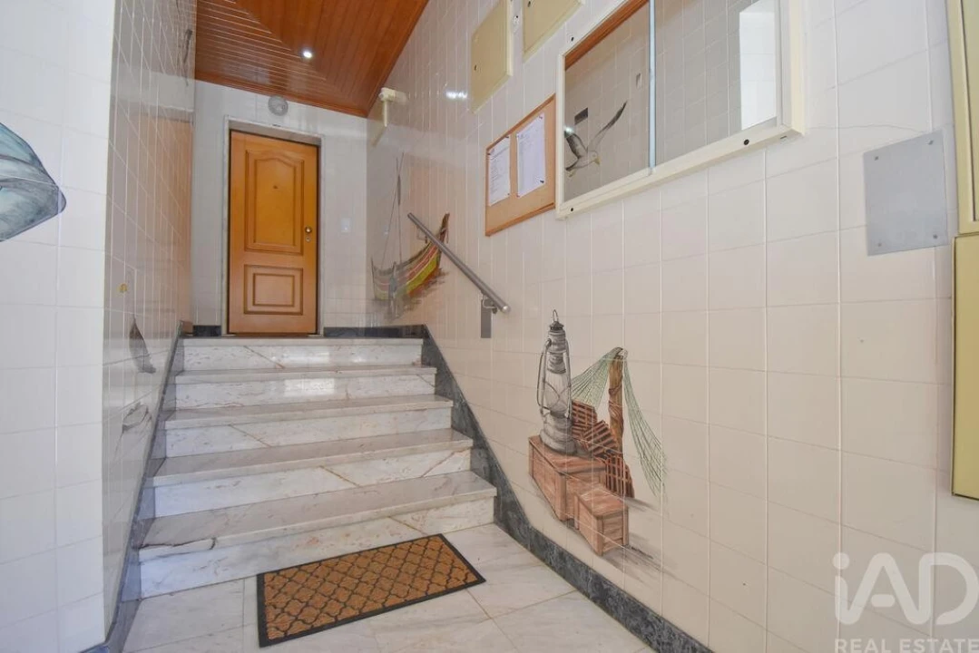 Apartamento T3 para Venda em Castanheira do Ribatejo e Cachoeiras Foto 3