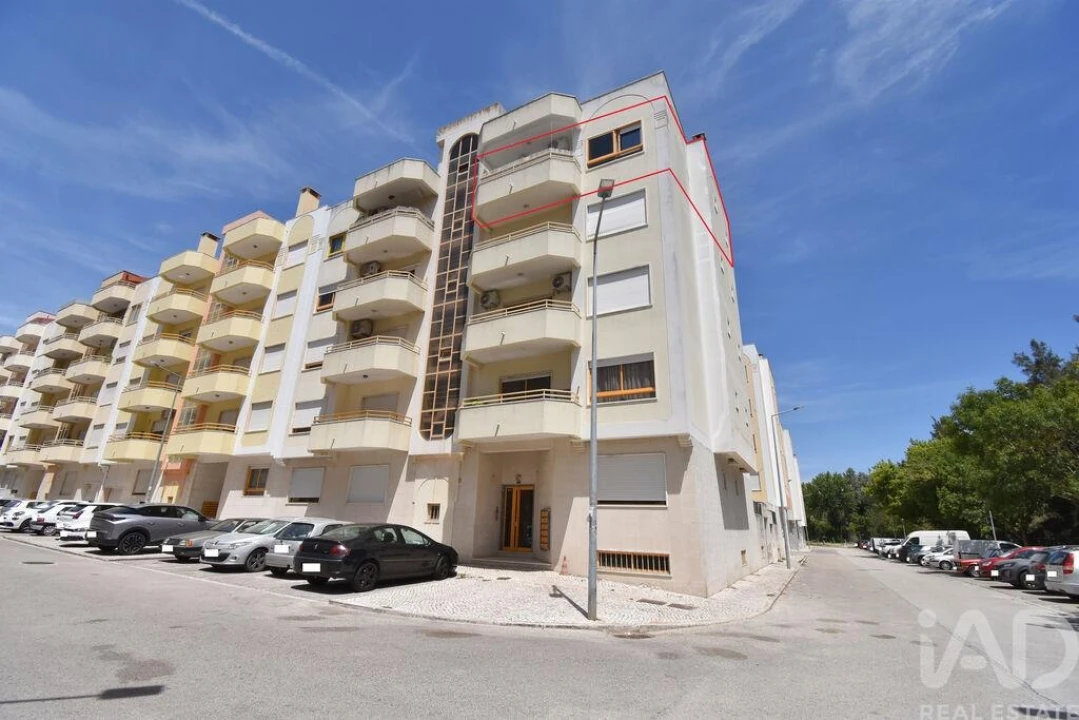 Apartamento T3 para Venda em Castanheira do Ribatejo e Cachoeiras Foto 1