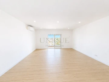 Apartamento T3 para Venda em Lagos (São Sebastião e Santa Maria)