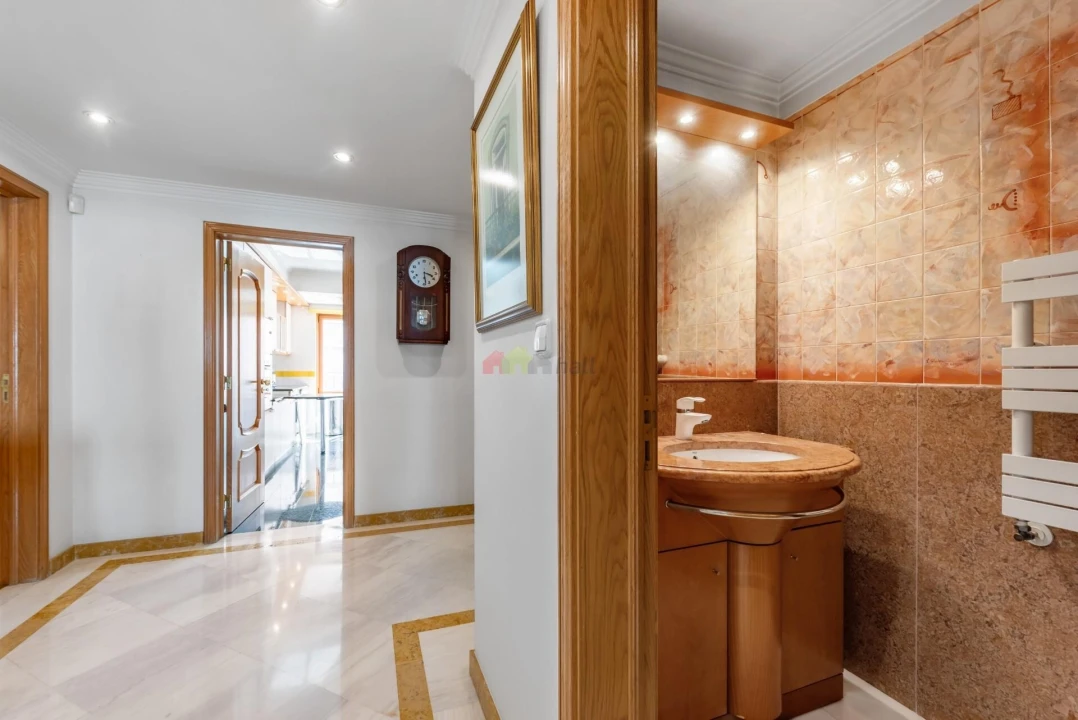 Apartamento T2 para Venda em Lumiar Foto 12