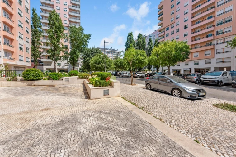 Apartamento T2 para Venda em Lumiar Foto 23