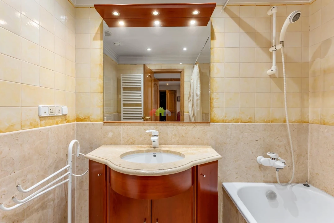 Apartamento T2 para Venda em Lumiar Foto 6