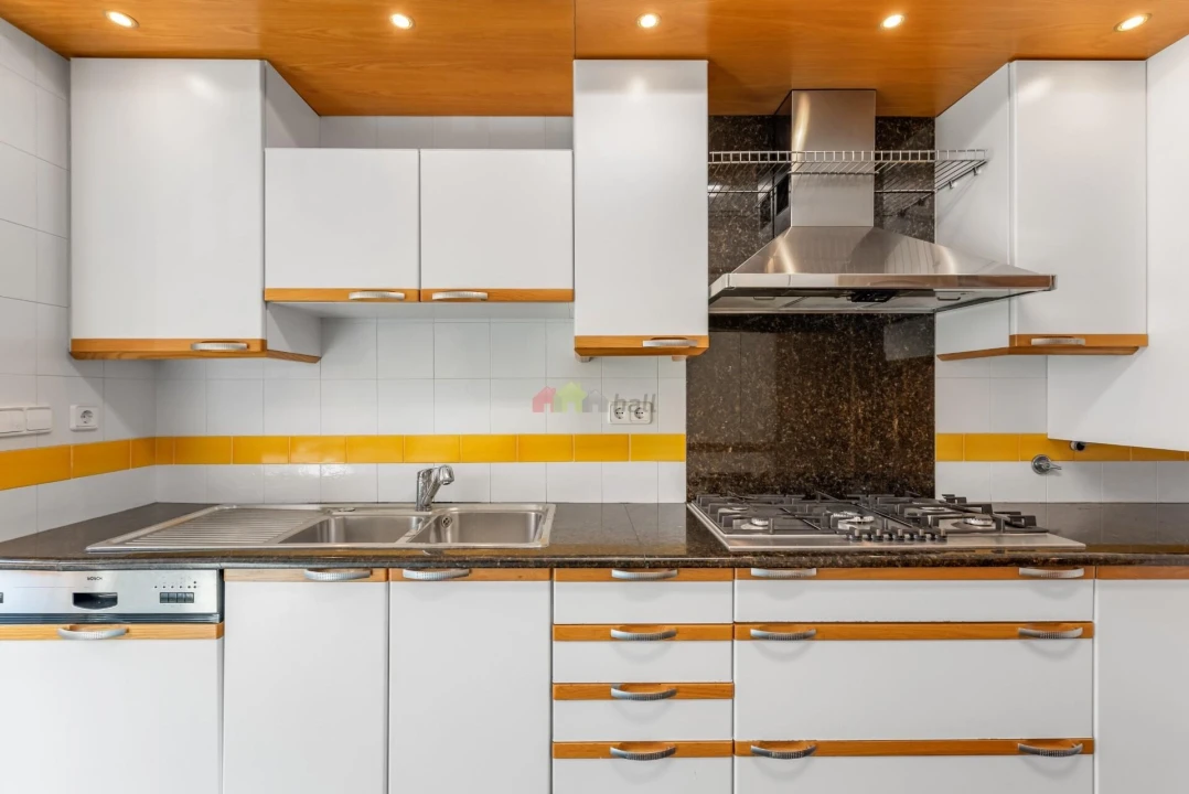 Apartamento T2 para Venda em Lumiar Foto 14
