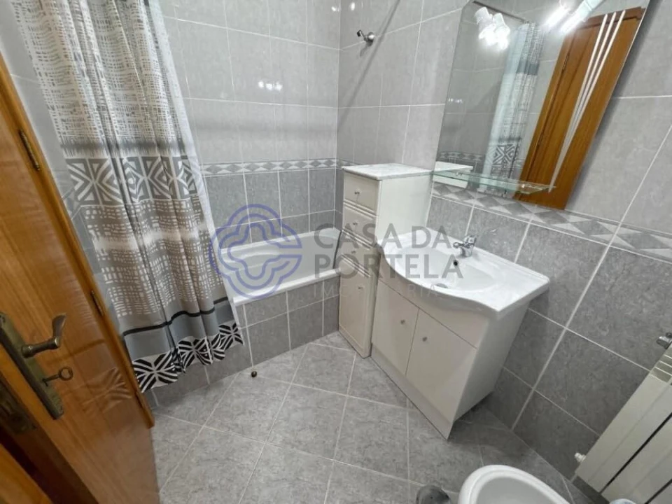 Apartamento T2 para Venda em Fajões Foto 18