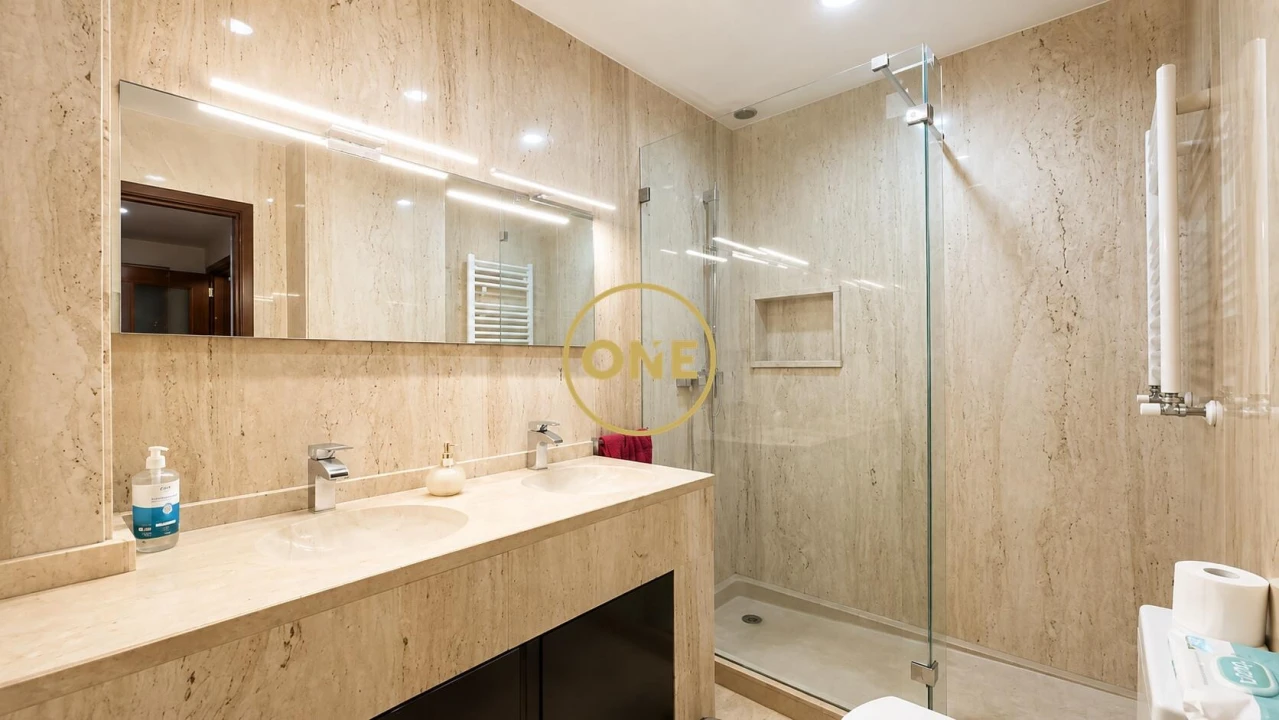 Apartamento T4 para Venda em Campanhã Foto 7