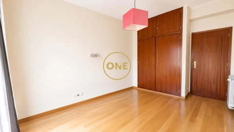 Apartamento T4 para Venda em Campanhã