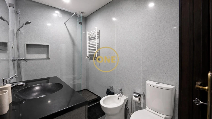 Apartamento T4 para Venda em Campanhã Foto 8