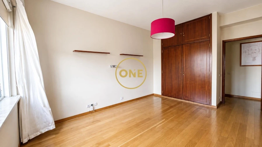 Apartamento T4 para Venda em Campanhã Foto 2